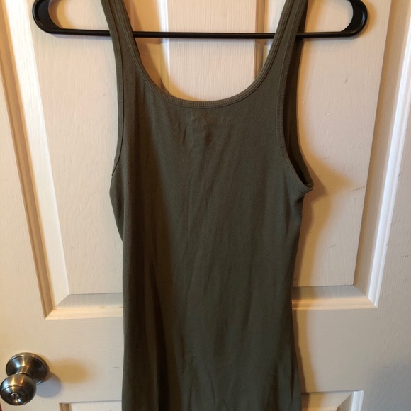 Tank top bundle - Picture 3 of 6